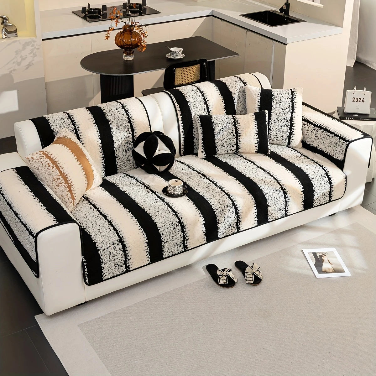 Vintage Modern Velveteen Sofa Mat - Black/White